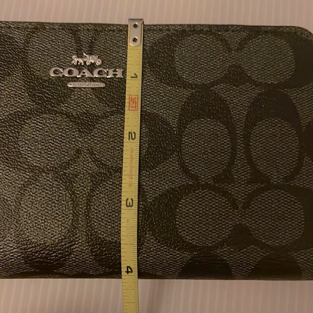 Coach Wallet - Picture 8 of 8